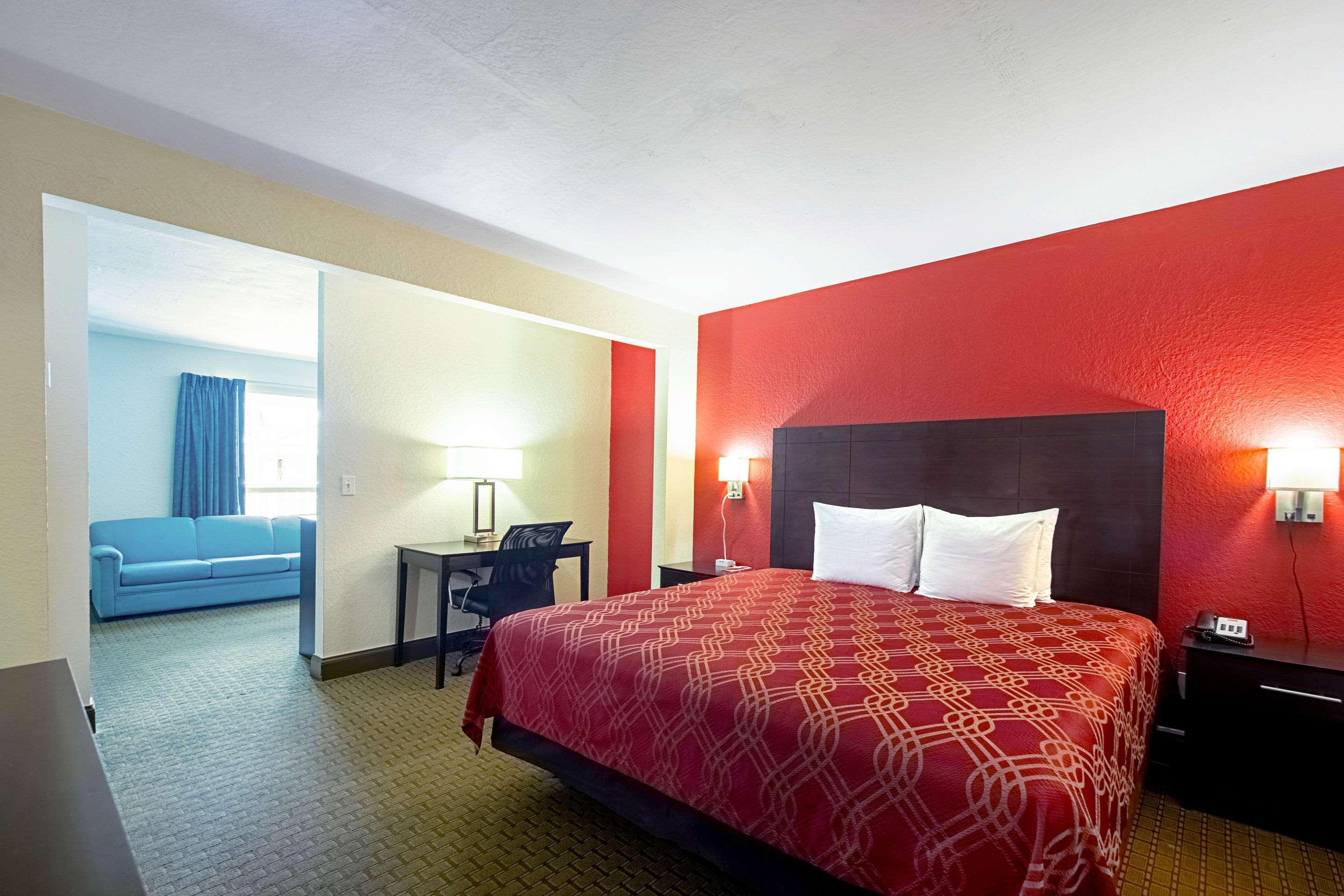 Ramada Limited Clearwater Hotel And Suites Exterior foto