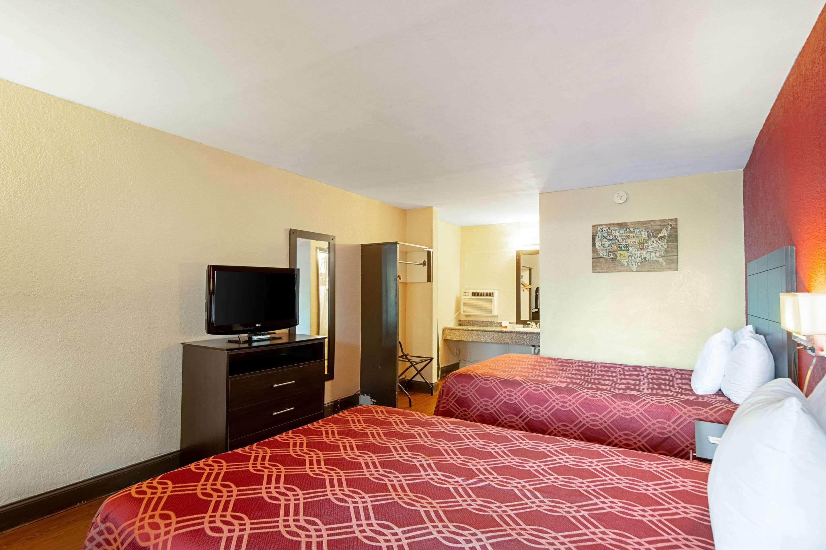 Ramada Limited Clearwater Hotel And Suites Exterior foto