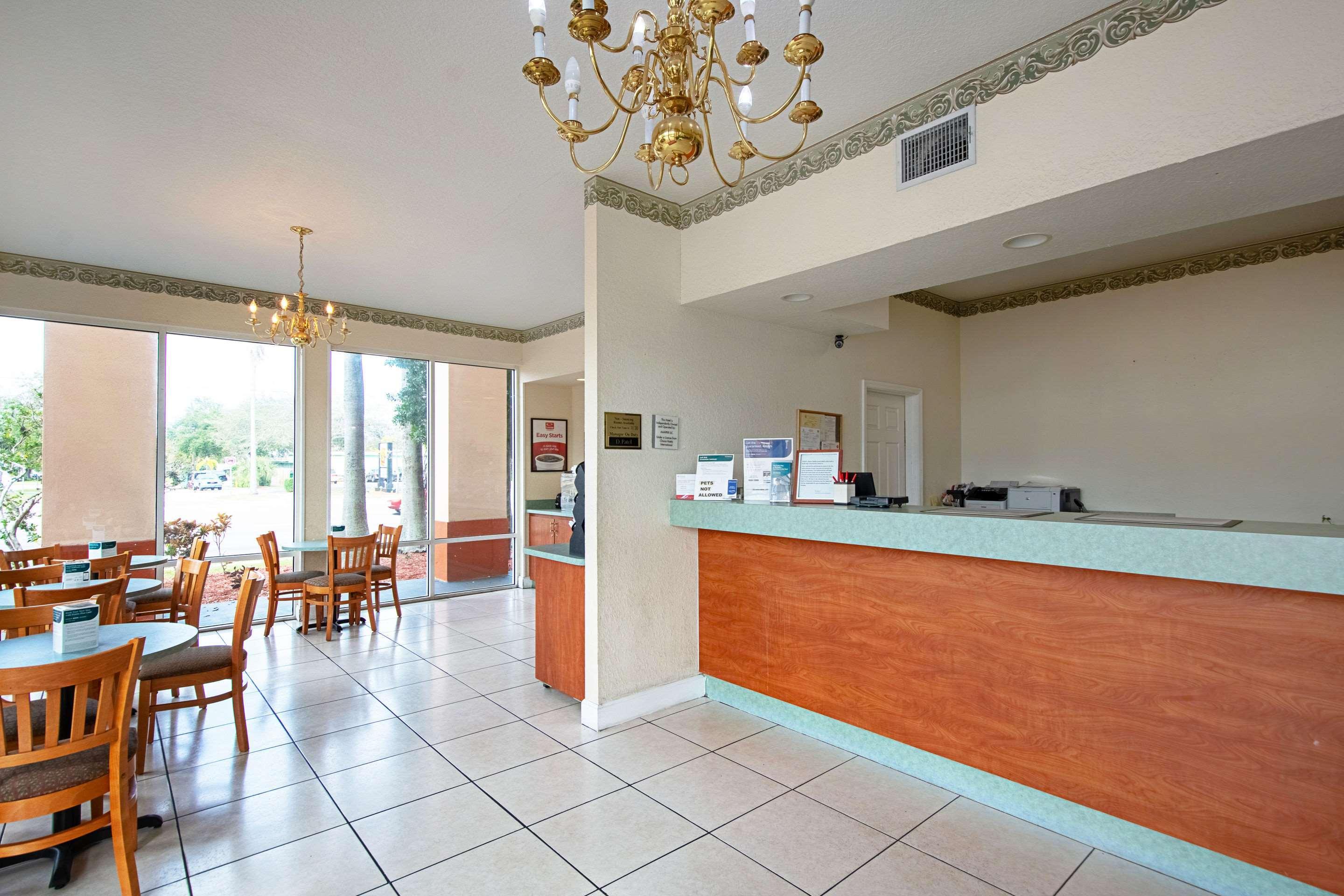Ramada Limited Clearwater Hotel And Suites Exterior foto