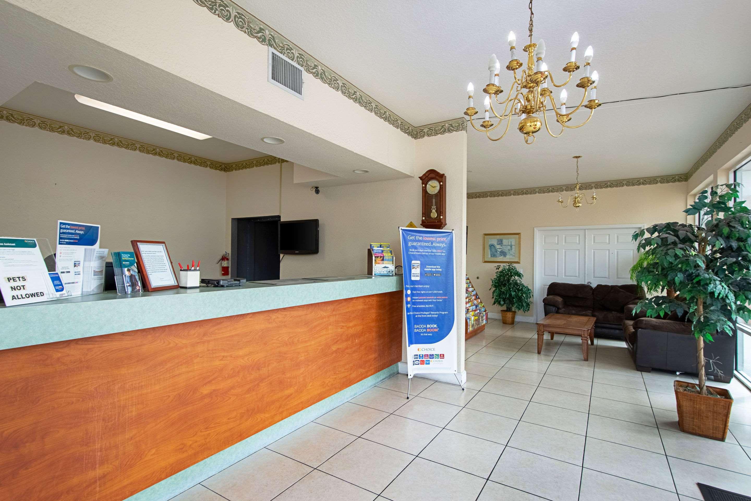 Ramada Limited Clearwater Hotel And Suites Exterior foto
