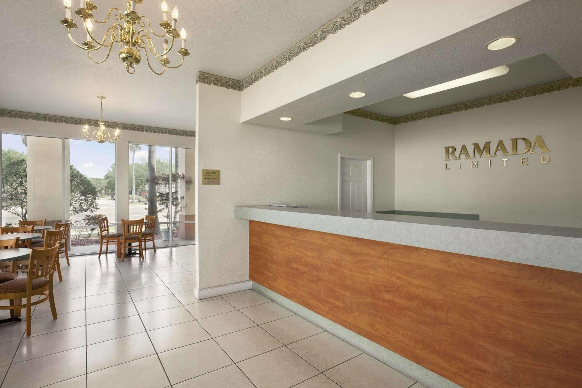 Ramada Limited Clearwater Hotel And Suites Exterior foto