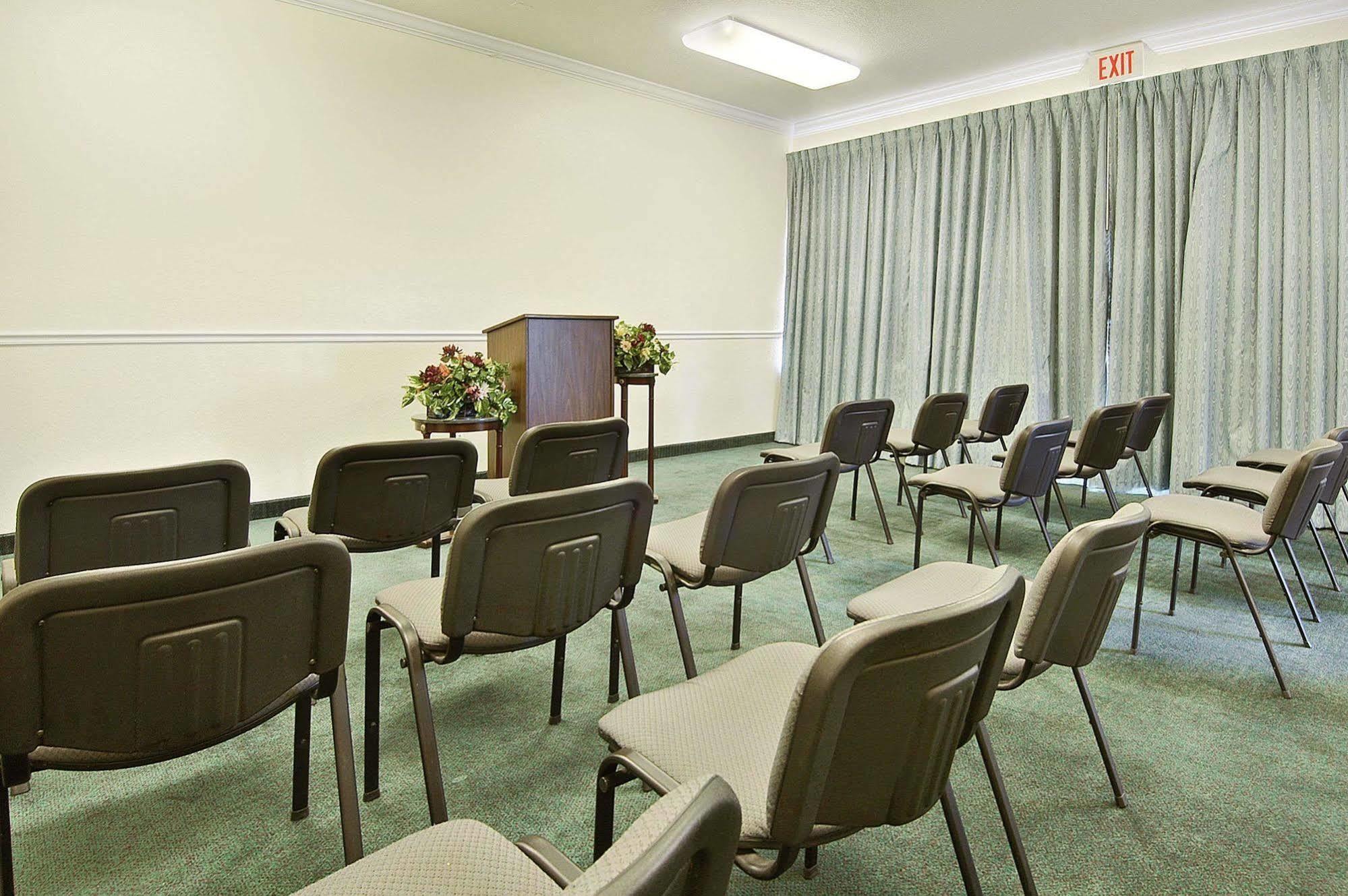 Ramada Limited Clearwater Hotel And Suites Facilidades foto
